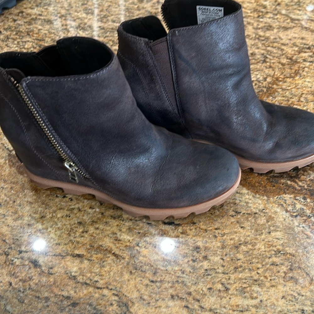 Dark bro sorel side zippered boots